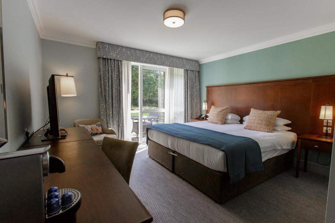 Bush Hotel Farnham 法纳姆 外观 照片